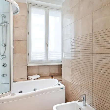 Charming 2 Bed Flat In Prati *