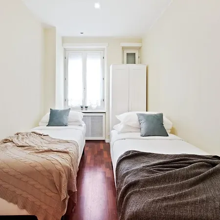 Charming 2 Bed Flat In Prati Appartement Rome
